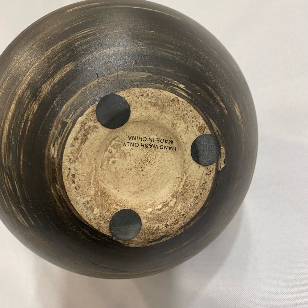 Neutral Two-Tone Ceramic Vase - Picture 2 of 5